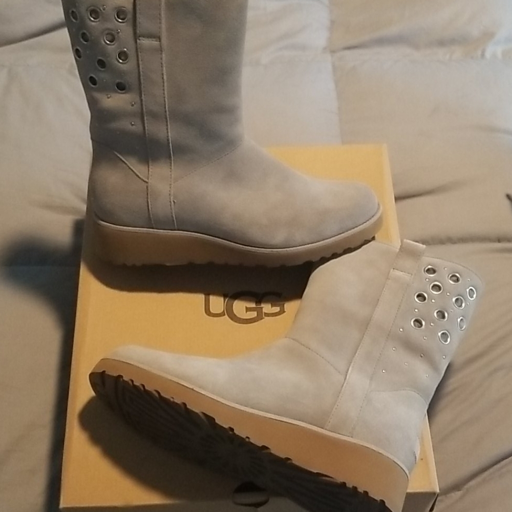 UGG women's Madison Gray Suede with Grommets. NEW!